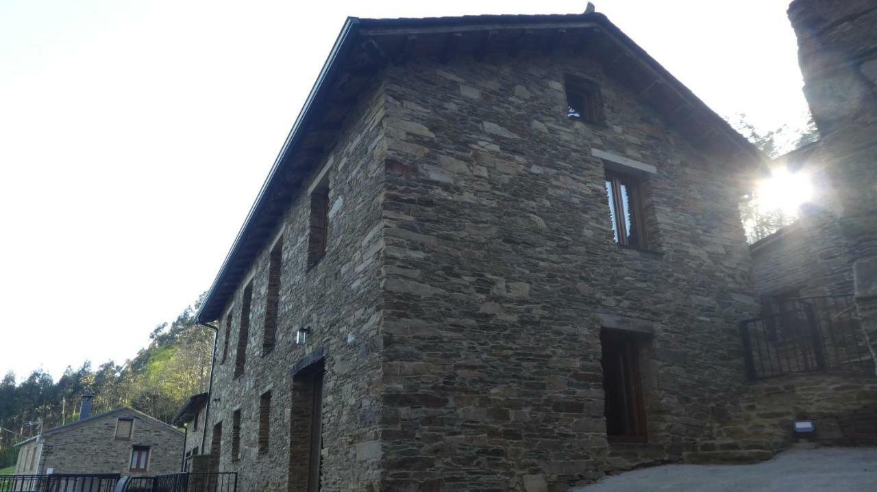 Апартаменти Isabel Artemis Es San Tirso de Abres Екстер'єр фото